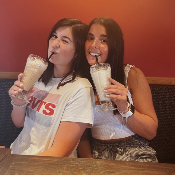 Meet your Posher, Kylee - Picture 1 of 1